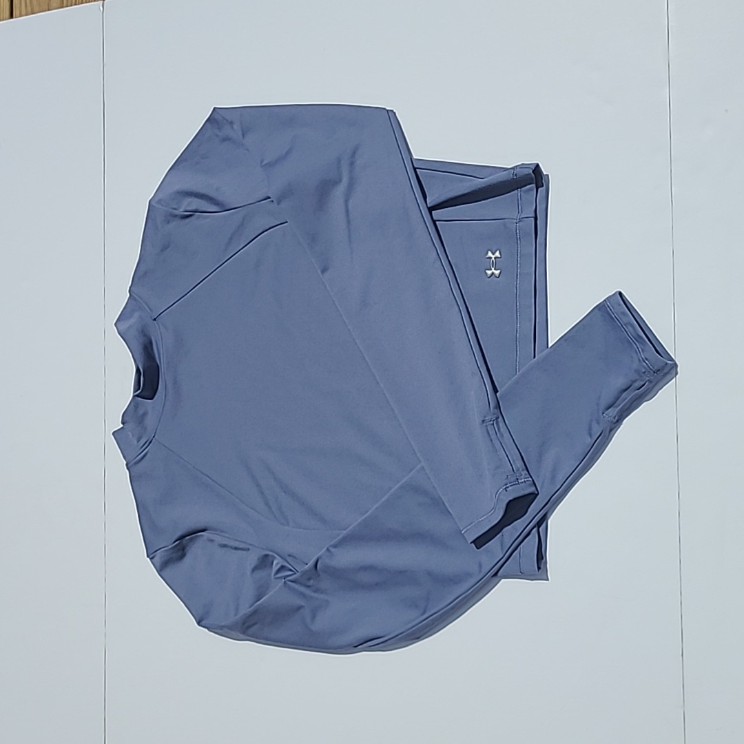 691 Nwot Under Armour Crop Long Sleeve